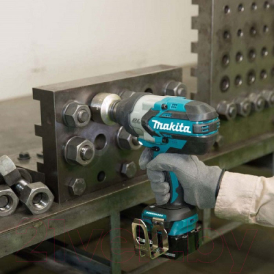 Профессиональный гайковерт Makita DTW1002RTJ