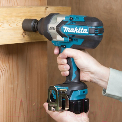 Профессиональный гайковерт Makita DTW1002RTJ