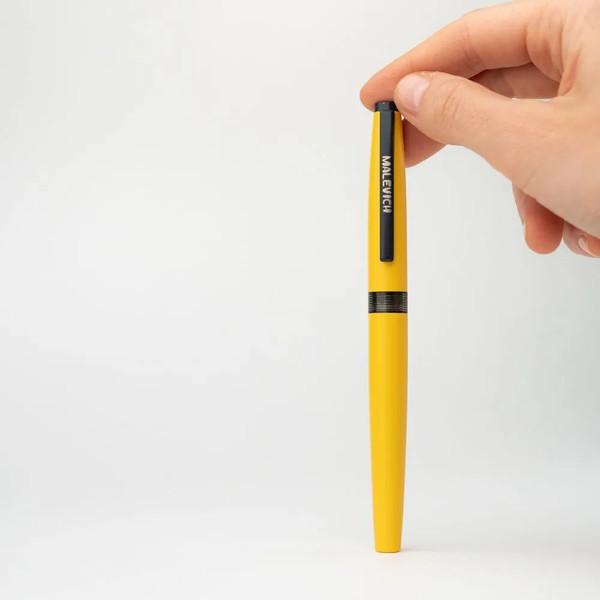 Ручка перьевая Малевичъ С конвертером + два картриджа / 196417