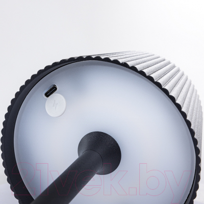 Прикроватная лампа Arte Lamp Fuyue A1616LT-1BK