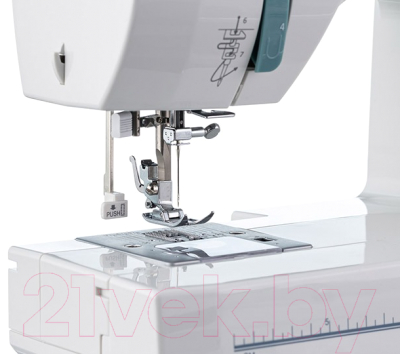 Швейная машина Chayka 945M