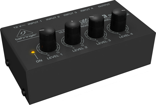 Микшерный пульт Behringer MX400