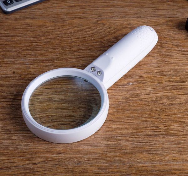 Лупа ручная Sima-Land С подсветкой / 4387629