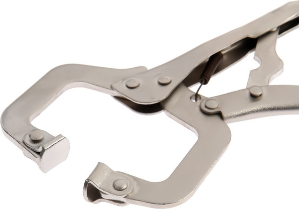 Гейферный зажим Tundra 4726217