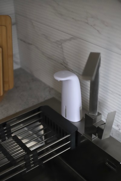 Сенсорный дозатор для жидкого мыла Saniteco TBD04254728