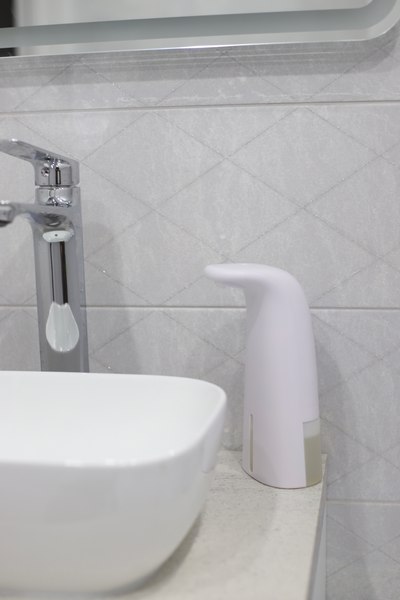 Сенсорный дозатор для жидкого мыла Saniteco TBD04254728