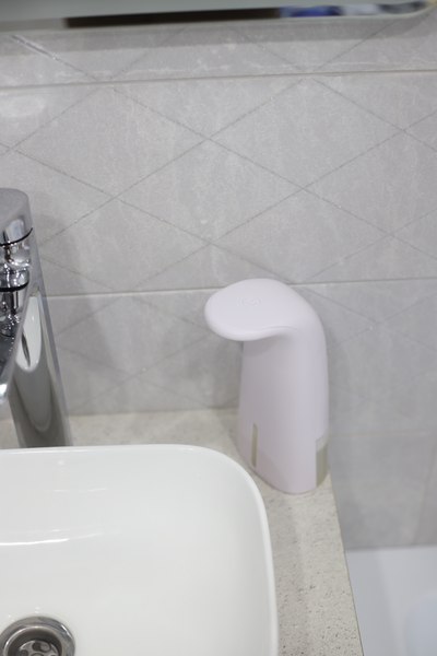 Сенсорный дозатор для жидкого мыла Saniteco TBD04254728