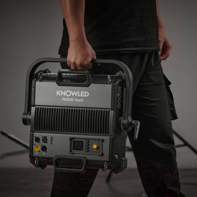 Осветитель студийный Godox Knowled P600Bi Hard