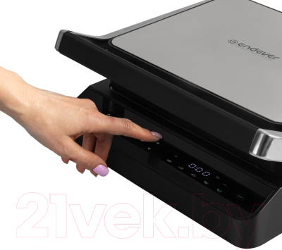 Электрогриль Endever Grillmaster 245 (серебристый/черный)