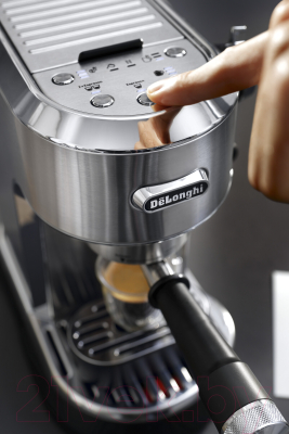 Кофеварка эспрессо DeLonghi EC950.M