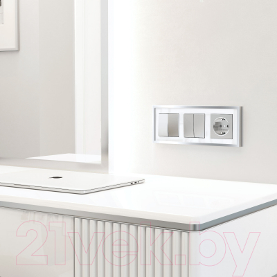 Рамка для выключателей и розеток Werkel Baguette W0032850