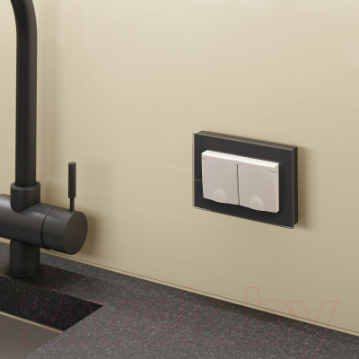 Рамка для выключателей и розеток Werkel Favorit W0081108