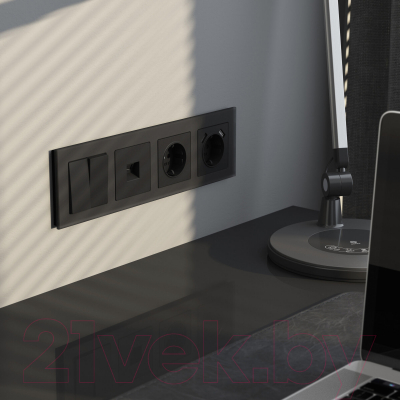 Рамка для выключателей и розеток Werkel Senso W0043108