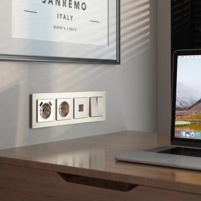 Рамка для выключателей и розеток Werkel Senso W0043111