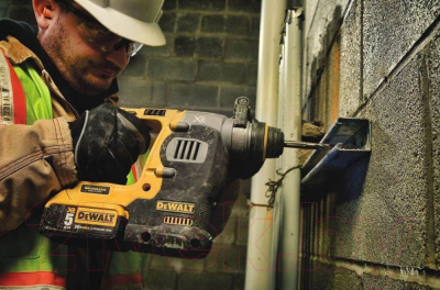 Профессиональный перфоратор DeWalt DCH273P2