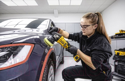 Профессиональная полировальная машина DeWalt DCM848N