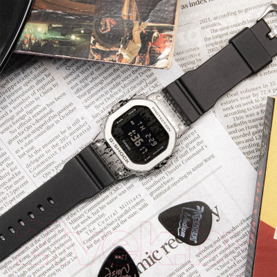 Часы наручные мужские Casio GM-5600GC-1E