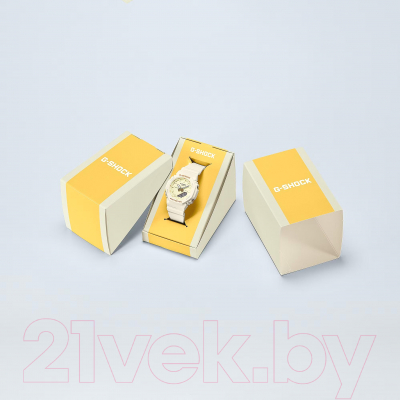 Часы наручные женские Casio GMA-P2100W-7A