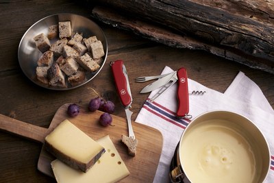 Нож складной Victorinox Cheese Master / 0.8313.W