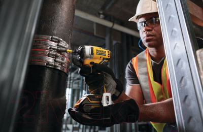 Профессиональный шуруповерт DeWalt DCF809NT