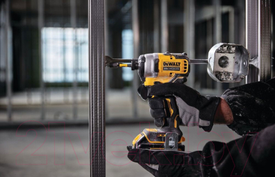 Профессиональный шуруповерт DeWalt DCF809NT