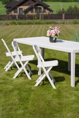 Стол пластиковый Ipae Progarden Queen С имитацией ротанга / QUE012BI (белый)