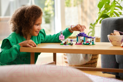 Конструктор Lego Minecraft Убежище для животных / 21253 