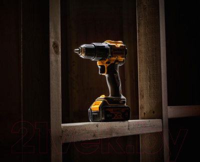 Профессиональная дрель-шуруповерт DeWalt DCD100YM2T