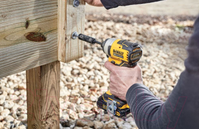 Профессиональный шуруповерт DeWalt DCF809D2T