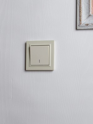 Выключатель IEK Brite BR-V12-1-10-K10