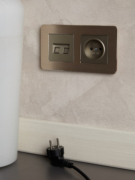 Розетка IEK Brite BR-R13-10-K37