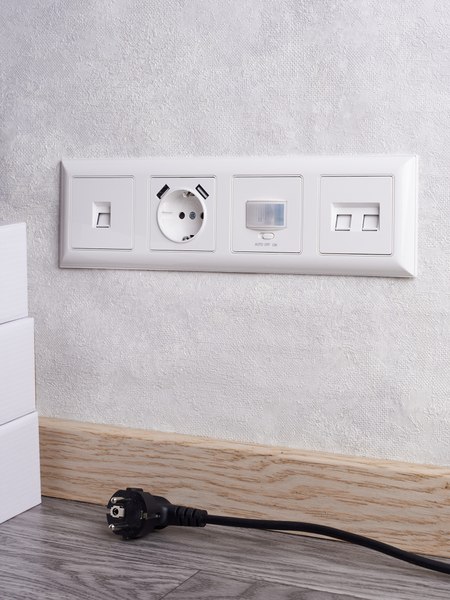 Рамка для выключателей и розеток IEK Brite BR-M42-12-K01