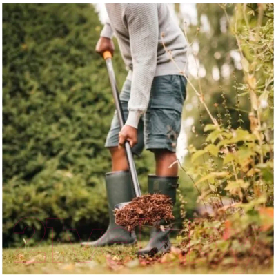 Лопата Fiskars Solid 1066720