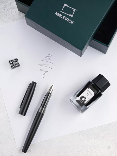 Ручка перьевая Малевичъ С чернилами и значком / 196448