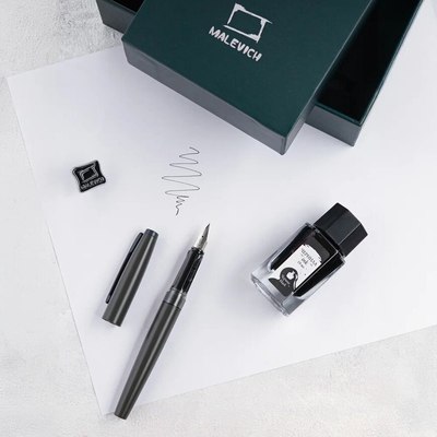 Ручка перьевая Малевичъ С чернилами и значком / 196449