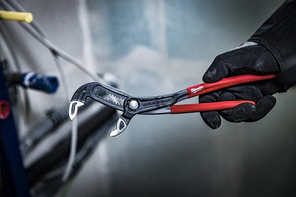 Клещи переставные Milwaukee 4932492459