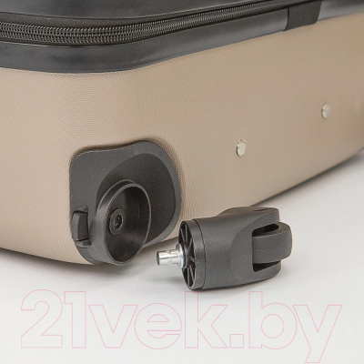 Чемодан на колесах Grott 340-619/3-24GLD