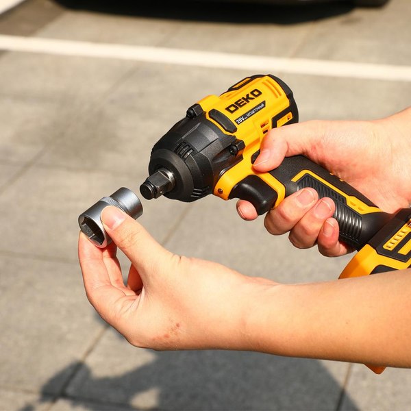 Аккумуляторный гайковерт Deko DKIS20 / 063-4450