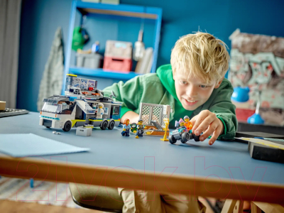 Конструктор Lego City Police Полицейский передвижной грузовик 60418