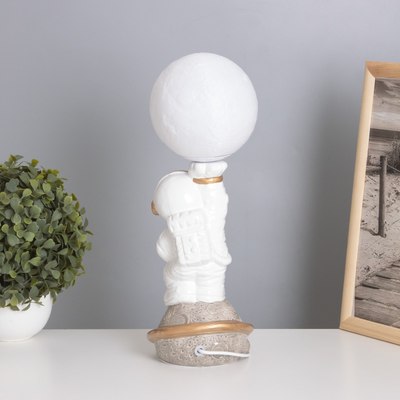 Прикроватная лампа Risalux Космонавт с луной 10429299