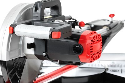 Торцовочная пила P.I.T PCM255-C3