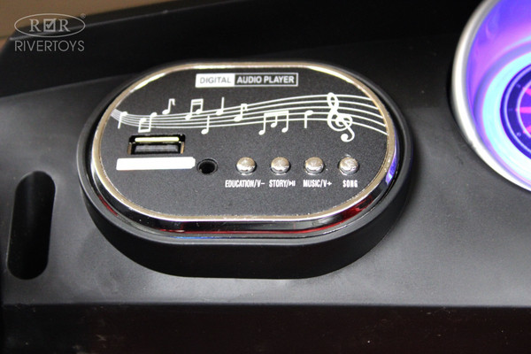 Детский автомобиль RiverToys X001XX