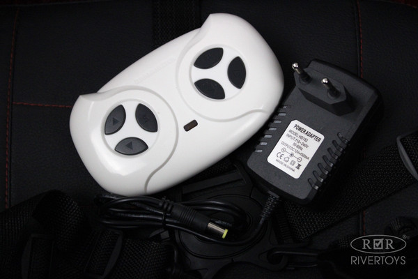 Детский автомобиль RiverToys X001XX