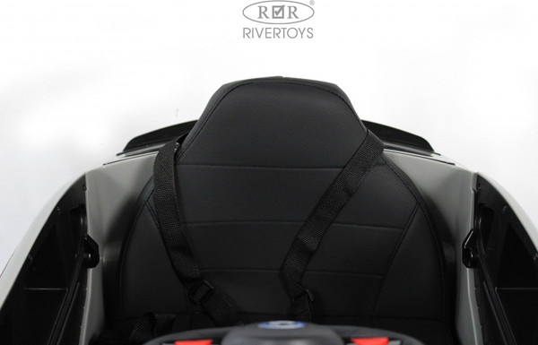 Детский автомобиль RiverToys X001XX