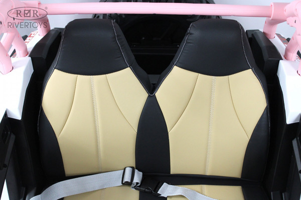 Детский автомобиль RiverToys E001EE