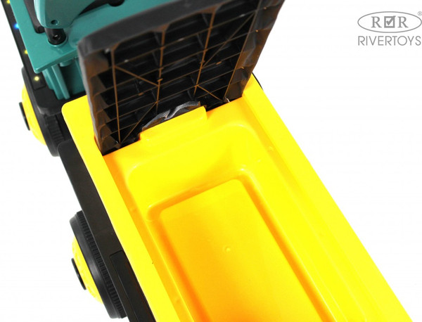 Детский автомобиль RiverToys K008AM