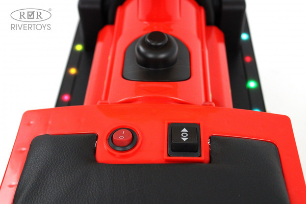 Детский автомобиль RiverToys K008AM