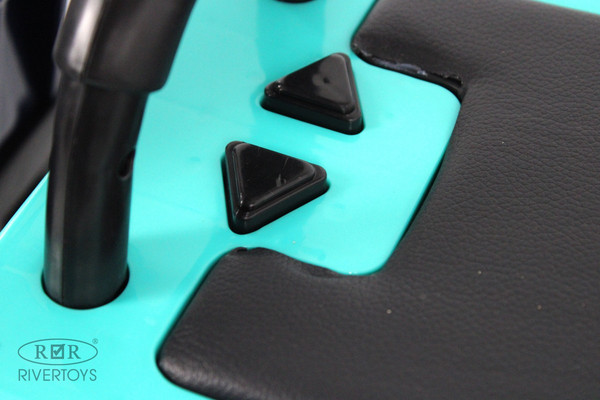 Детский автомобиль RiverToys K008AM