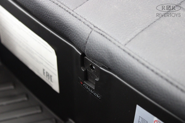 Детский автомобиль RiverToys K555PX