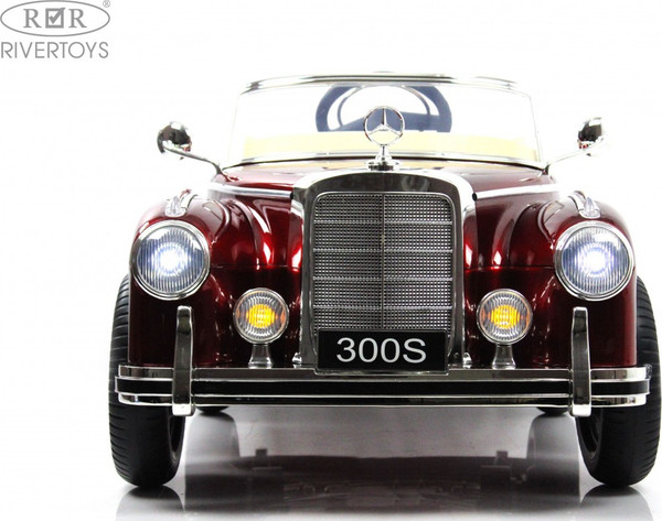 Детский автомобиль RiverToys Mercedes-Benz 300S